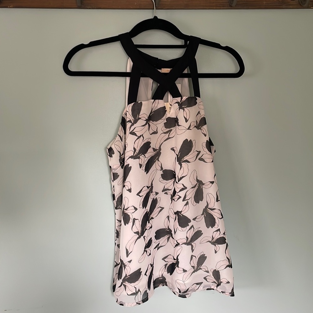 NWT Skies Are Blue Stitch Fix floral tank top, size medium